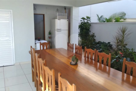Casa à venda com 3 suítes no condomínio Damha III, São Carlos - SP