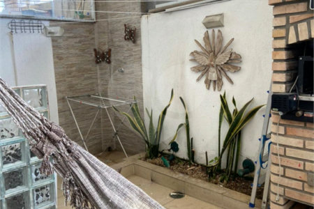 Casa à venda com 3 quartos, sendo 1 suíte, no condomínio Villaggio Portobello, São Paulo - SP