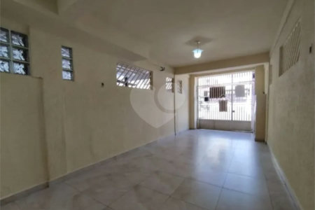 Sobrado à venda com 3 quartos, sendo 1 suíte, em Jardim Ester, São Paulo, SP