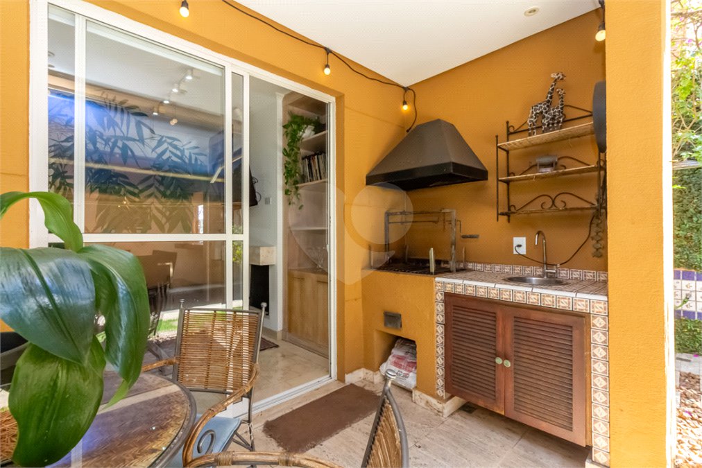 Casa à venda com 4 quartos, sendo 2 suítes, em Alto da Boa Vista, São Paulo, SP