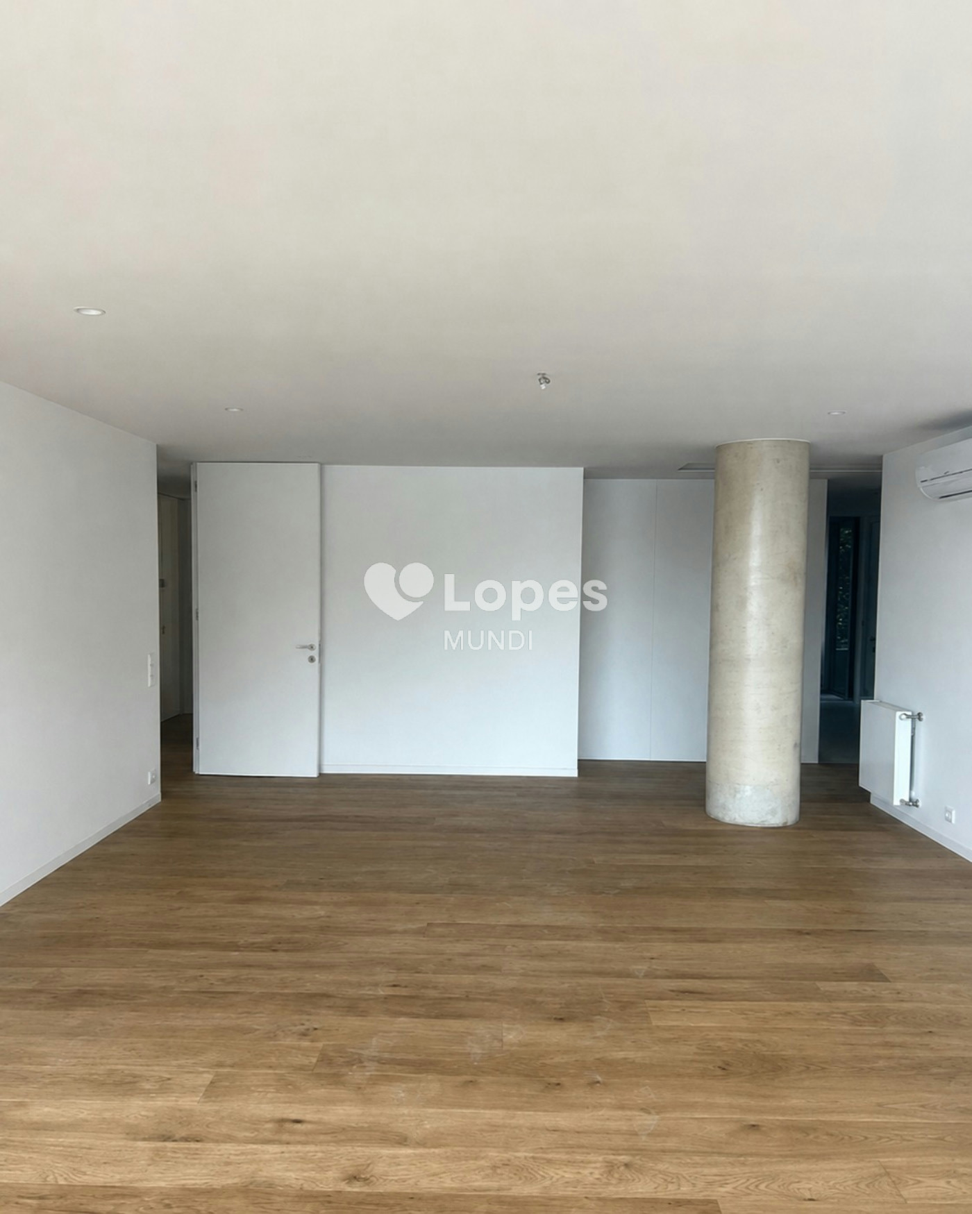 Apartamento T4 à venda em Lordelo do Ouro, Porto, Portugal – 240 m²