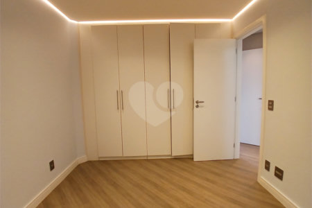 Apartamento à venda com 3 suítes em Santa Teresinha, São Paulo, SP