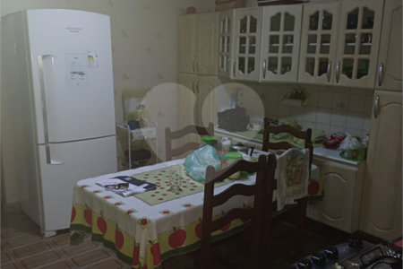 Casa à venda com 4 quartos em Vila Nivi, São Paulo, SP