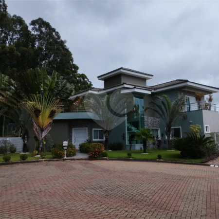 Casa à venda com 5 quartos, sendo 3 suítes, no condomínio Ibiaram 1, Itupeva - SP