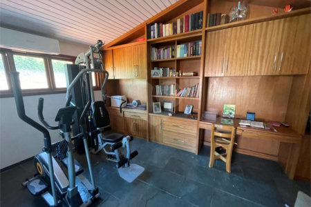 Casa à venda com 4 quartos, sendo 2 suítes, no condomínio Residencial Ypê Branco II, São Paulo - SP