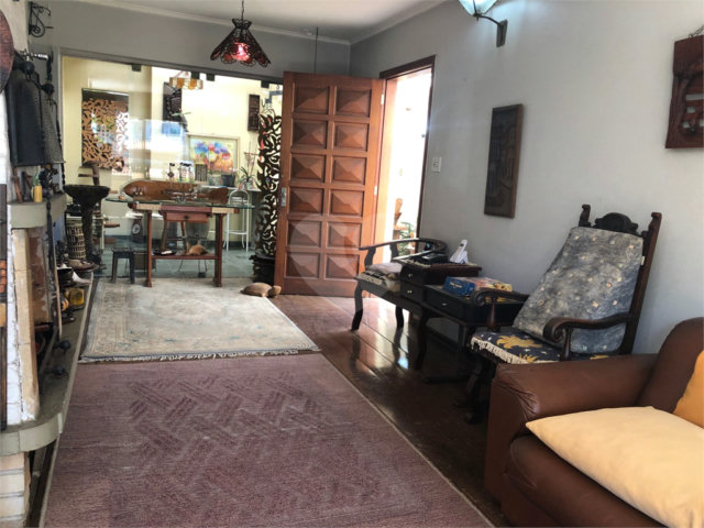 Sobrado à venda com 5 quartos, sendo 1 suíte,  em Jardim São Bento, São Paulo, SP