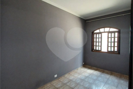 Sobrado à venda com 3 quartos, sendo 1 suíte,  em Jardim Pinheiros, São Paulo, SP