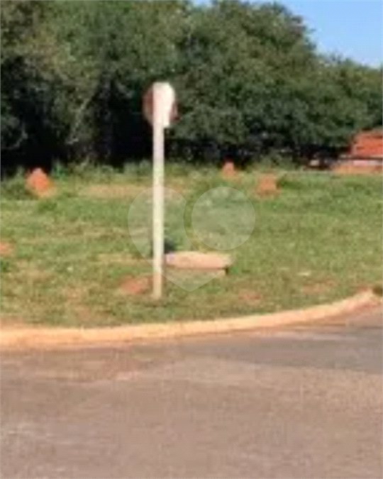 Terreno à venda no Centro, Jardim, MS