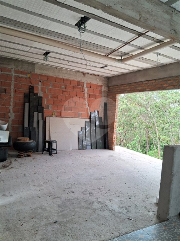 Casa à venda com 3 quartos, sendo 1 suíte, no condomínio Mosaico da Serra, Mogi das Cruzes - SP