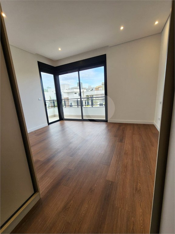 Casa à venda com 3 suítes no condomínio Residencial Central Parque, Salto - SP