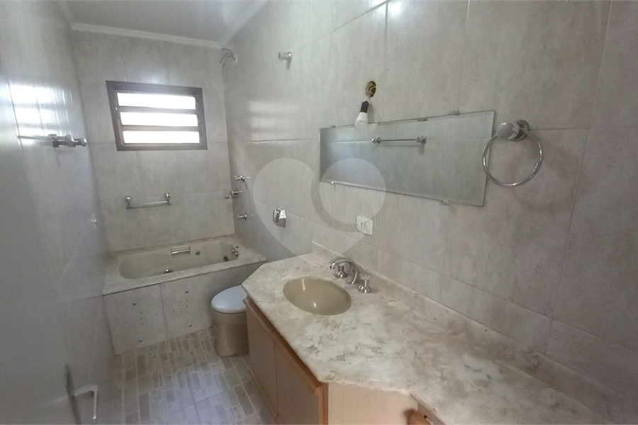 Sobrado à venda com 4 quartos, sendo 2 suítes, em Tremembé, São Paulo, SP