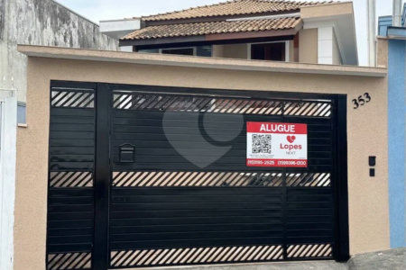 Sobrado à venda ou para alugar com 3 suítes em Vila Sônia, São Paulo, SP