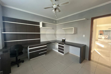 Casa à venda com 4 quartos, sendo 1 suíte,  no condomínio Lago da Boa Vista, Sorocaba - SP