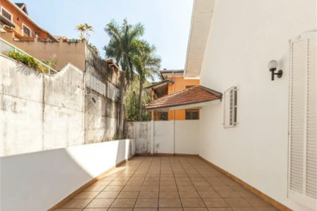 Casa à venda com 4 quartos, sendo 2 suítes, em Vila Morumbi, São Paulo, SP