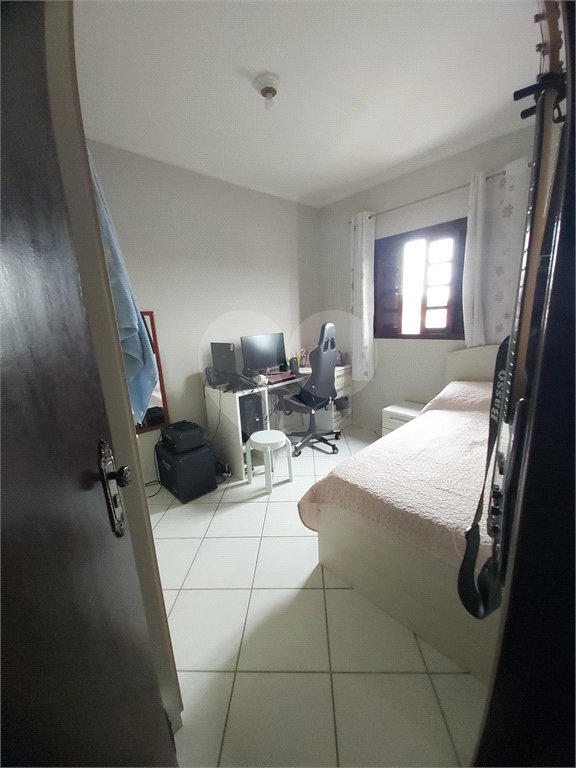 Sobrado à venda com 3 quartos, sendo 1 suíte,  em Vila Bernadotti, Mogi das Cruzes, SP