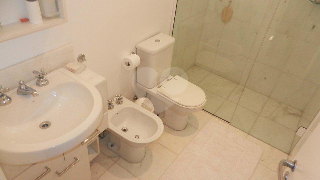 Casa Térrea à venda com 4 suítes em Alto da Boa Vista, São Paulo, SP