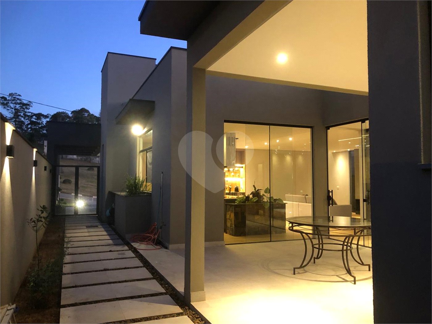 Casa à venda com 3 suítes em Jandira, Jandira, SP