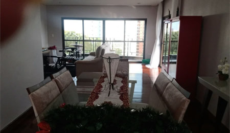 Apartamento à venda com 4 quartos, sendo 1 suíte,  em Vila Andrade, São Paulo, SP