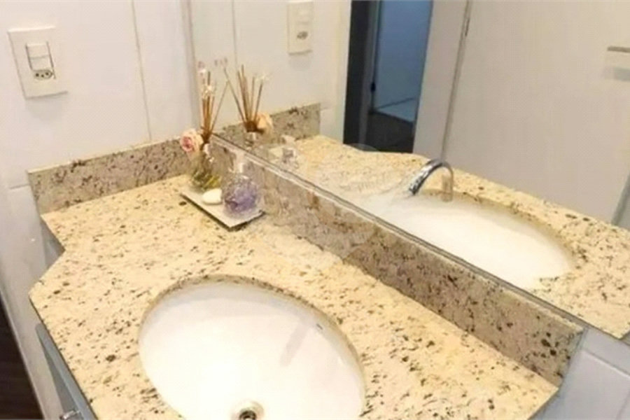 Apartamento à venda com 3 quartos, sendo 1 suíte, em Saúde, São Paulo, SP