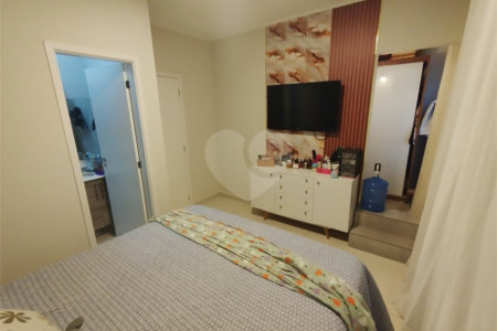Casa à venda com 2 quartos, sendo 1 suíte, no condomínio Residencial Viva Vida, Cotia - SP