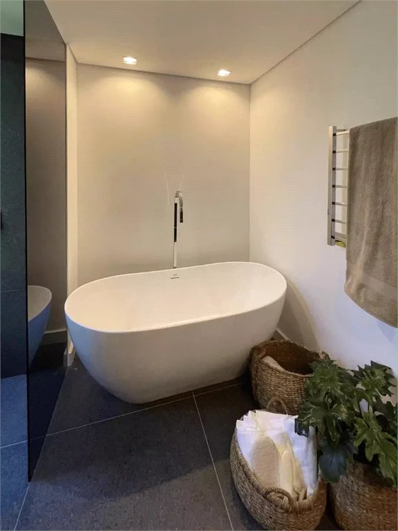 Apartamento à venda com 3 suítes em Brooklin Paulista, São Paulo, SP
