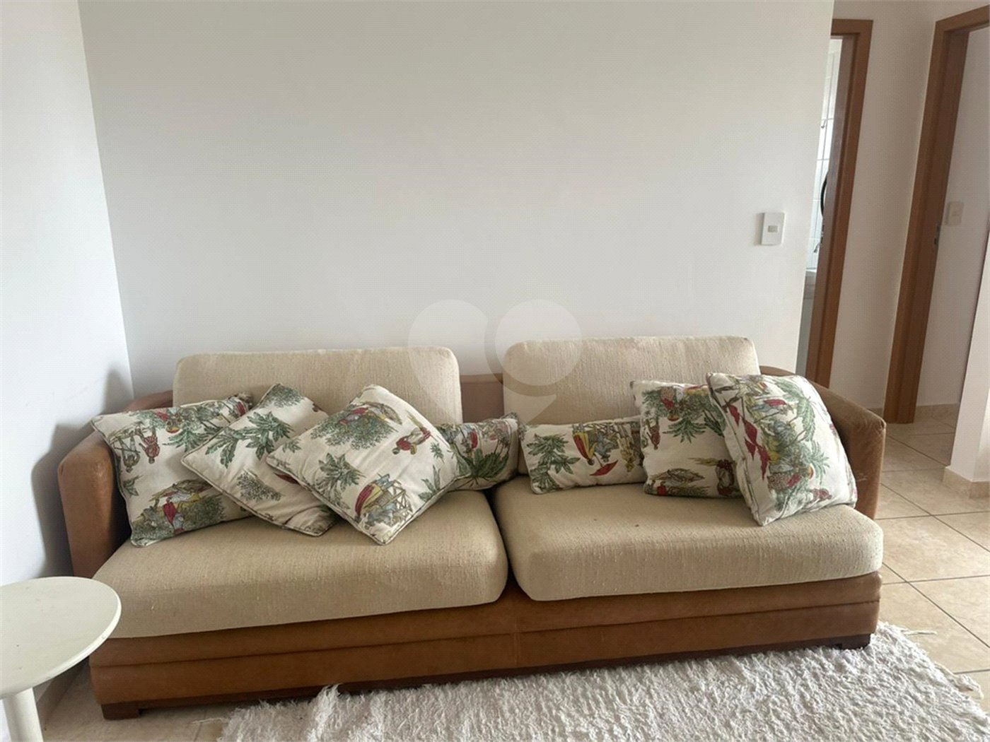 Apartamento à venda ou para alugar com 2 quartos, sendo 1 suíte,  em Guilhermina, Praia Grande, SP