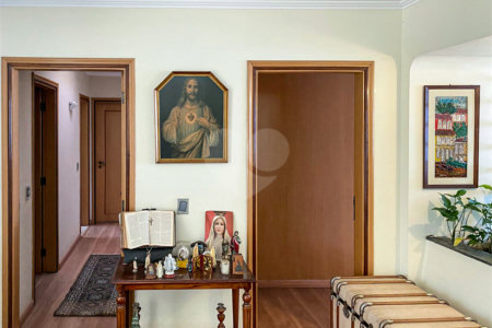 Casa à venda com 5 quartos, sendo 3 suítes, em Brooklin, São Paulo, SP