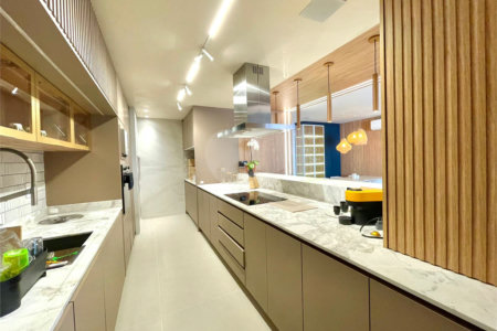 Apartamento à venda com 3 suítes em Jurerê, Florianópolis, SC