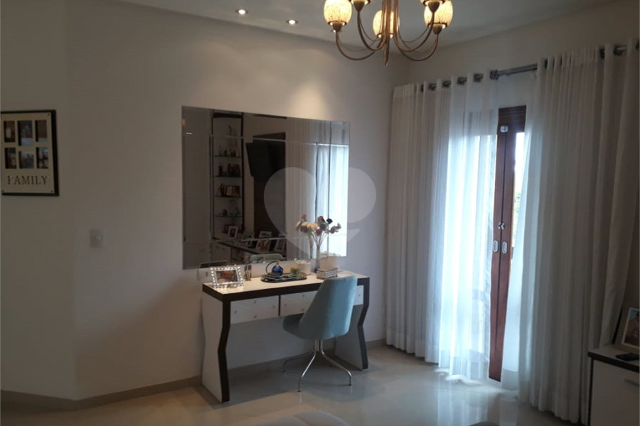 Sobrado à venda com 6 quartos, sendo 5 suítes, em Tremembé, São Paulo, SP
