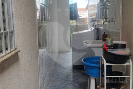 Sobrado à venda com 4 quartos, sendo 2 suítes,  em Conjunto Residencial Álvaro Bovolenta, Mogi das Cruzes, SP