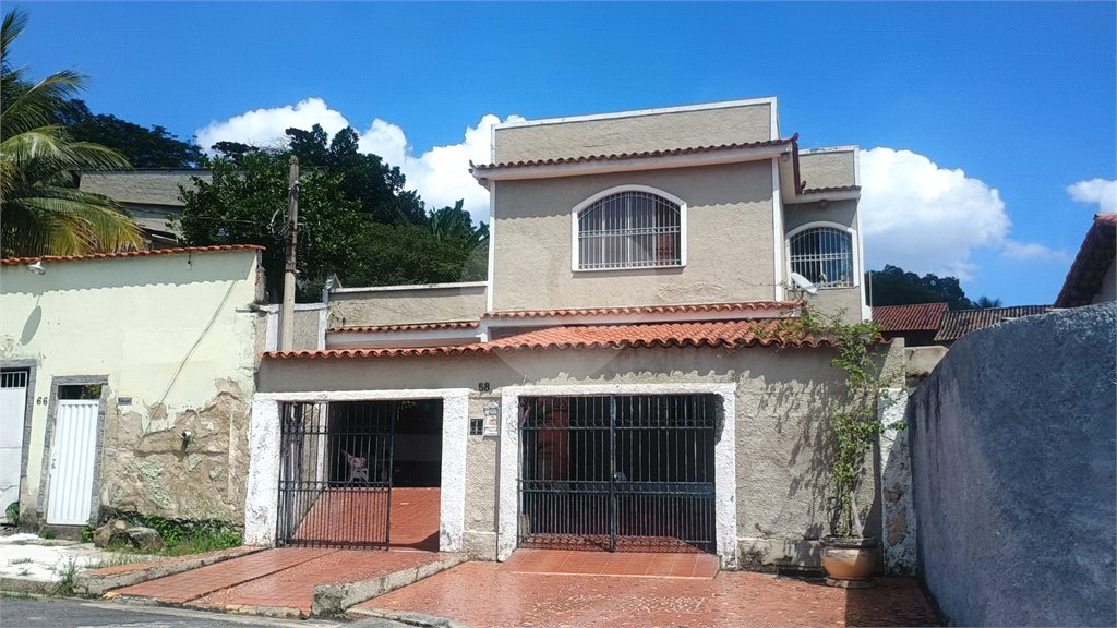 Casa à venda com 4 quartos em Santíssimo, Rio de Janeiro, RJ