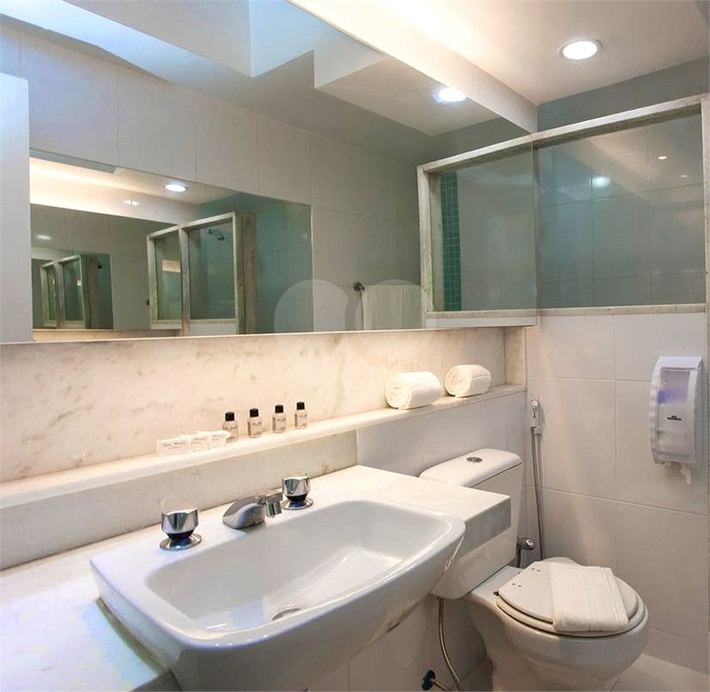 Hotel à venda com 46 suítes, em Portal da Ferradura, Armação dos Búzios, RJ