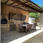 Casa à venda com 4 quartos, sendo 2 suítes, em Caravelas, Armação dos Búzios, RJ