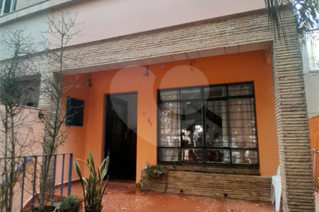 Sobrado à venda com 3 quartos em Sumaré, São Paulo, SP