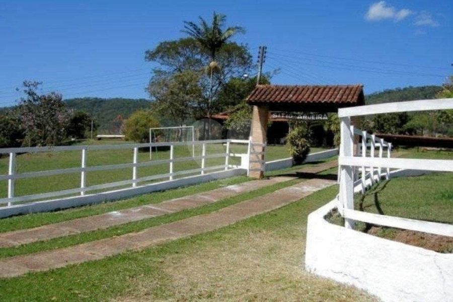 Sítio à venda com 10 quartos em Sítio Arueira, Piracaia, SP