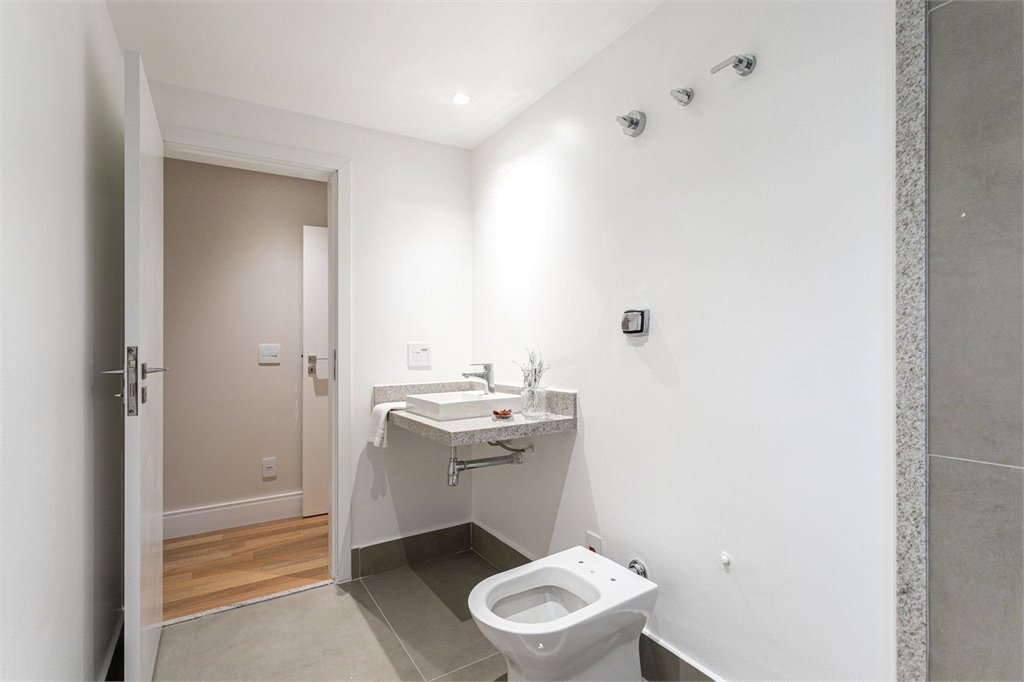 Apartamento à venda com 4 quartos, sendo 2 suítes,  em Bela Vista, São Paulo, SP