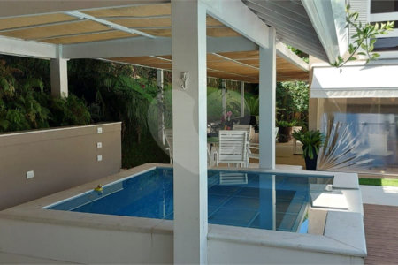 Casa à venda com 4 suítes em Alphaville, Santana de Parnaíba, SP