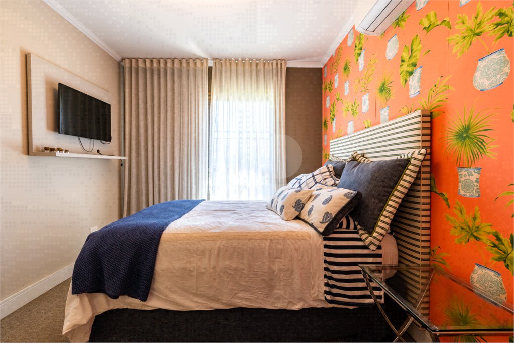 Apartamento à venda com 3 quartos, sendo 1 suíte, em Moema, São Paulo, SP