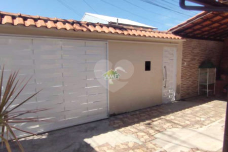 EXCELENTE CASA LINEAR DO BAIRRO SALIM PROXIMO A PADARIA DO JUAN ! 3 quartos (sendo 2 suítes)