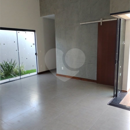 Casa no condomínio Parque Faber IV