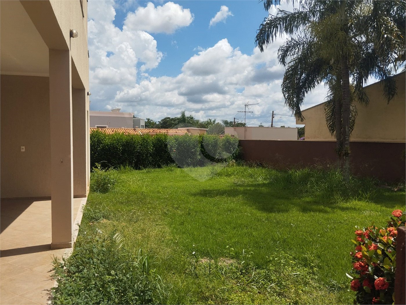 Sobrado à venda com 4 quartos, sendo 3 suítes, em Altos do Jaraguá, Araraquara, SP