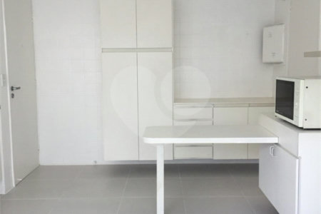 Apartamento à venda com 3 quartos, sendo 1 suíte, em Itaim Bibi, São Paulo, SP