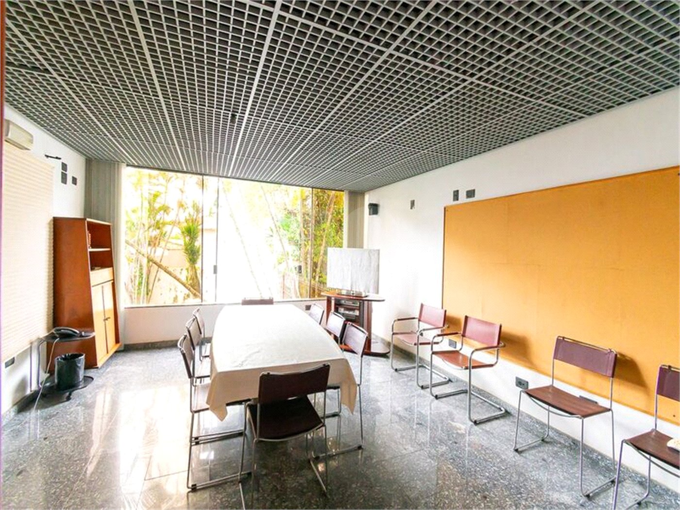 Casa à venda com 8 quartos, sendo 2 suítes, em Indianópolis, São Paulo, SP