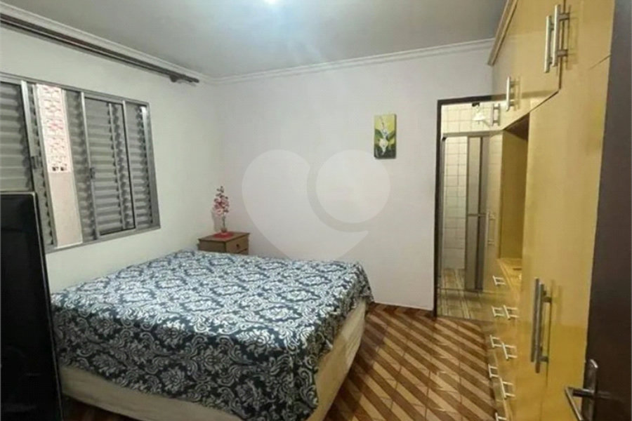 Casa à venda com 2 quartos, sendo 1 suíte, em Parque Maria Domitila, São Paulo, SP