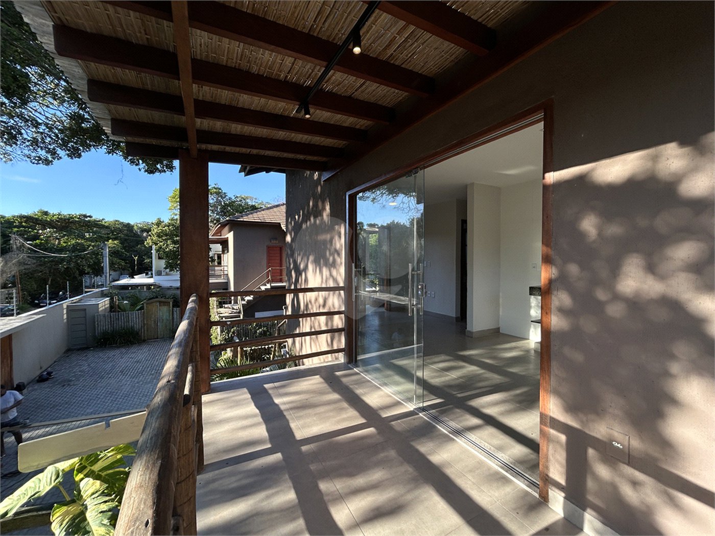 Apartamento à venda com 2 quartos, sendo 1 suíte, no Centro / Arraial D'ajuda, Porto Seguro, BA