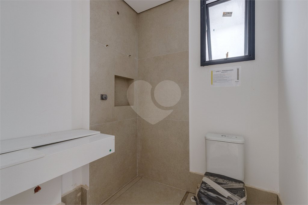 Casa à venda com 4 quartos, sendo 3 suítes, no condomínio Jardim Chapel, São Paulo - SP