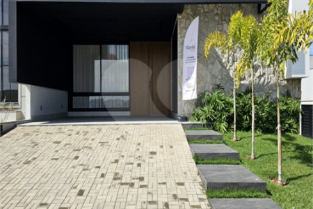 Casa à venda com 3 suítes no condomínio Residencial Dona Maria Candida, Indaiatuba - SP