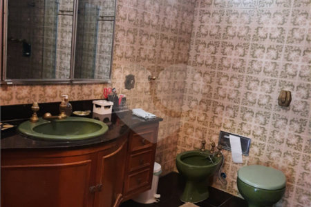 Sobrado à venda com 5 quartos, sendo 3 suítes, em Jardim Marajoara, São Paulo, SP