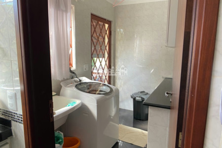 Casa à venda com 3 quartos, sendo 1 suíte, com vista deslumbrante em Recreio Maristela, Atibaia