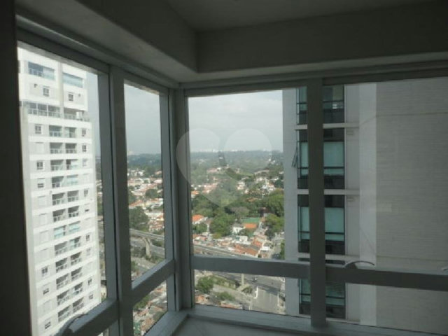 Apartamento à venda com 3 suítes em Campo Belo, São Paulo, SP